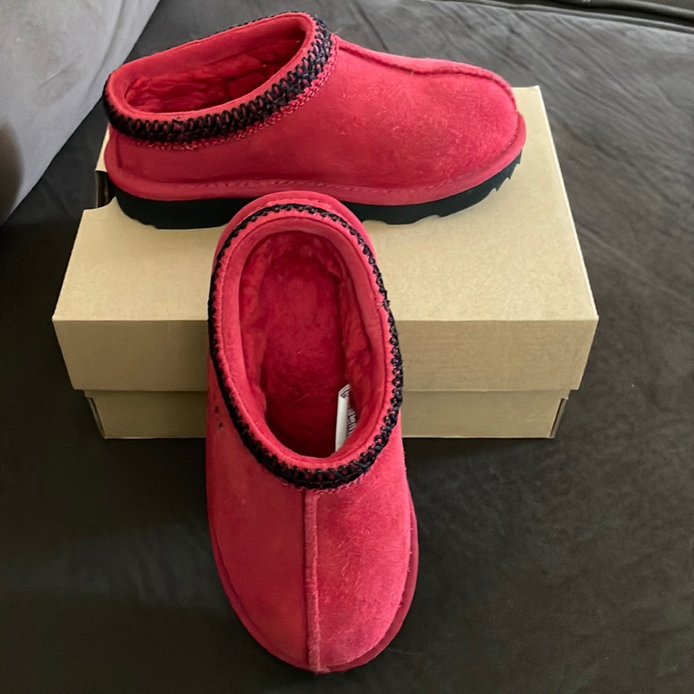 Unisex UGG Tasman II slip on shoes